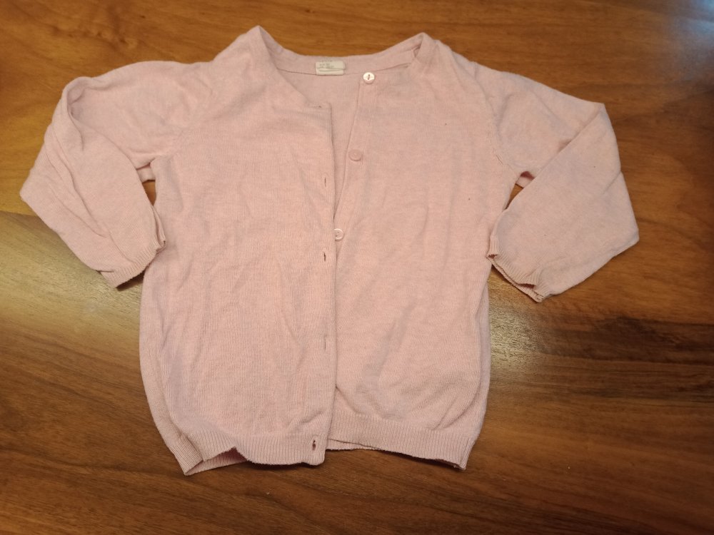 Pinkes Strickjäckchen