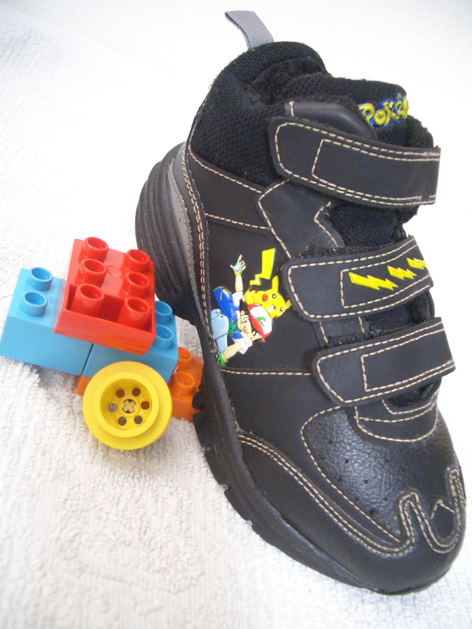 Kinderstiefel Pokemon in schwarz Gr. 28 m. drei-fach Klett