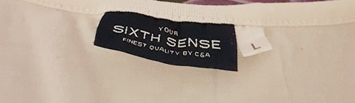 weißes T-Shirt von Your Sixth Sense
