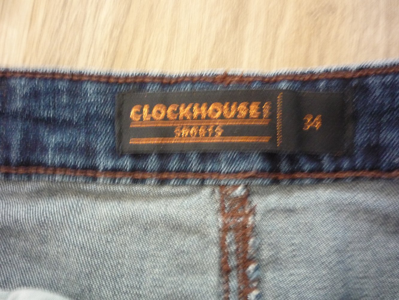 Clockhouse - modische Jeansshort - Gr. 34