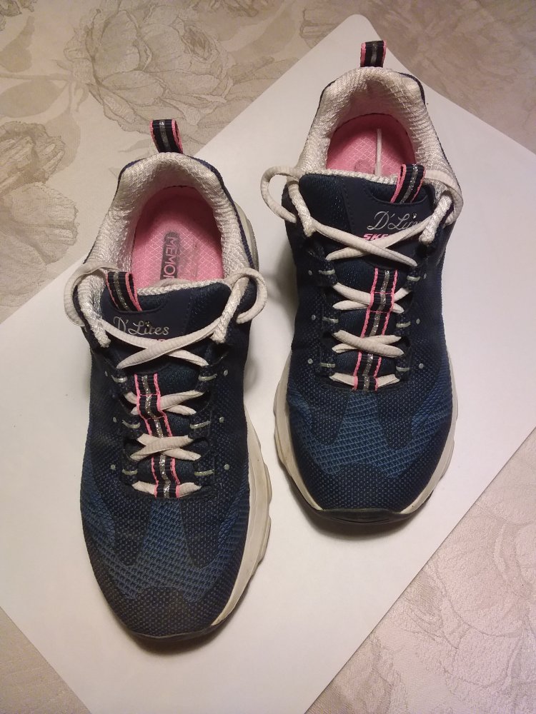 stylische Skechers Gr. 37 bzw. UK4 in blau