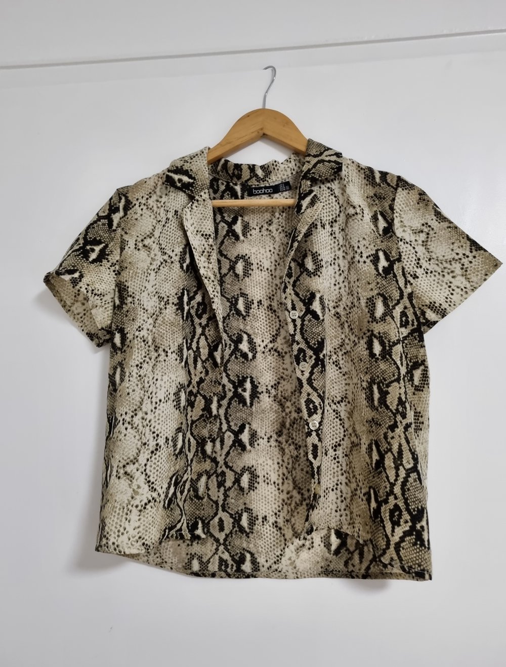 Kurzärmliges Hemd mit Knöpfen