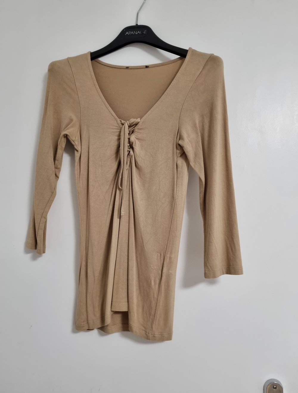 Beiges Oberteil mit 3/4 Ärmeln (elastisch)