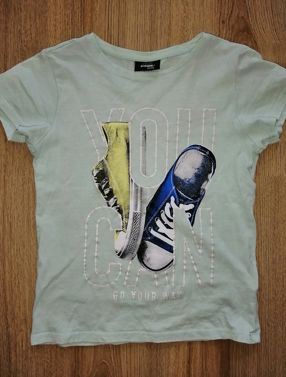 Mintgrünes T-shirt mit Aufdruck