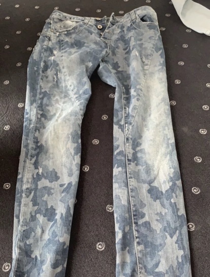 camouflage jeans S please now