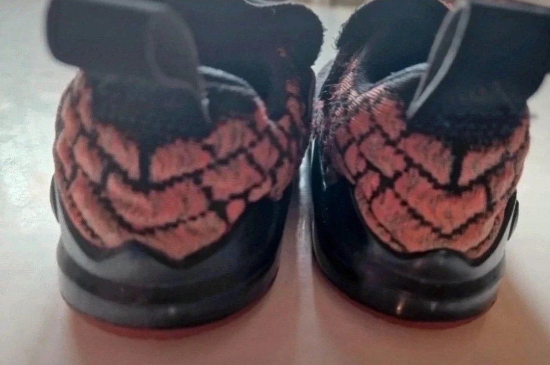 Schuhe  nike Lebron 17  Black Red toddler