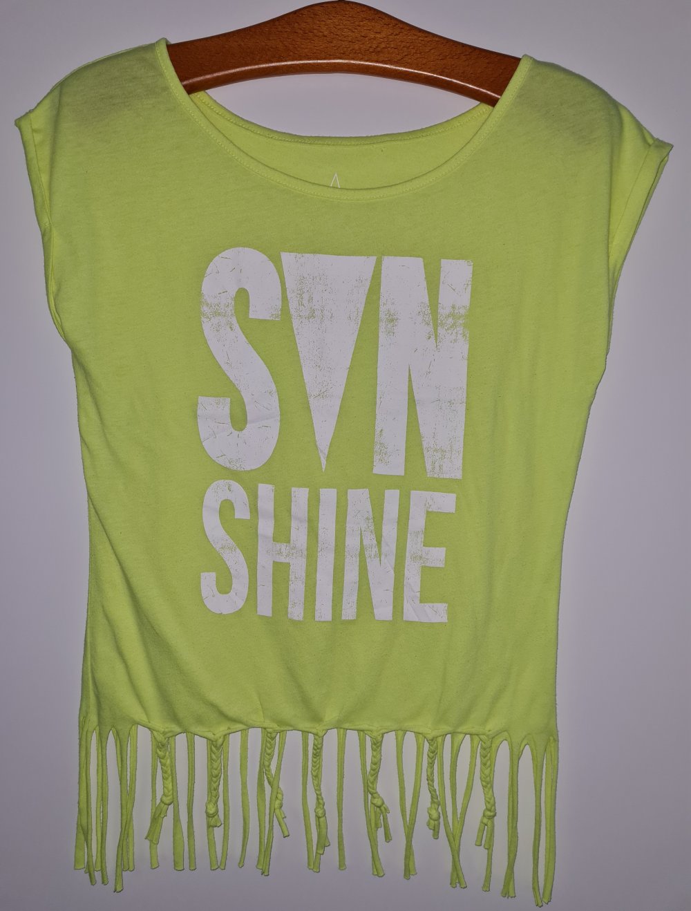 Zwei schöne Shirts mit Fransen