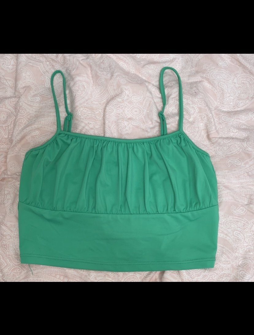 grünes Top