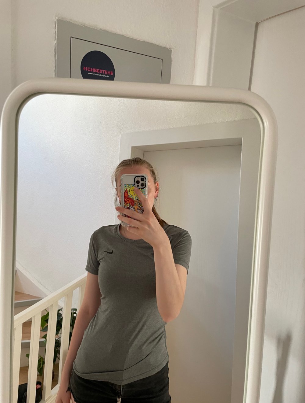 Graues Nike Sporttshirt