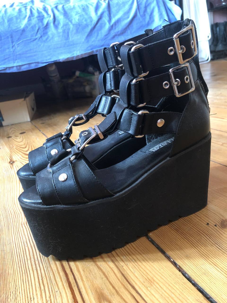 KILLSTAR PLATFORM SCHUHE für 40 EURO 