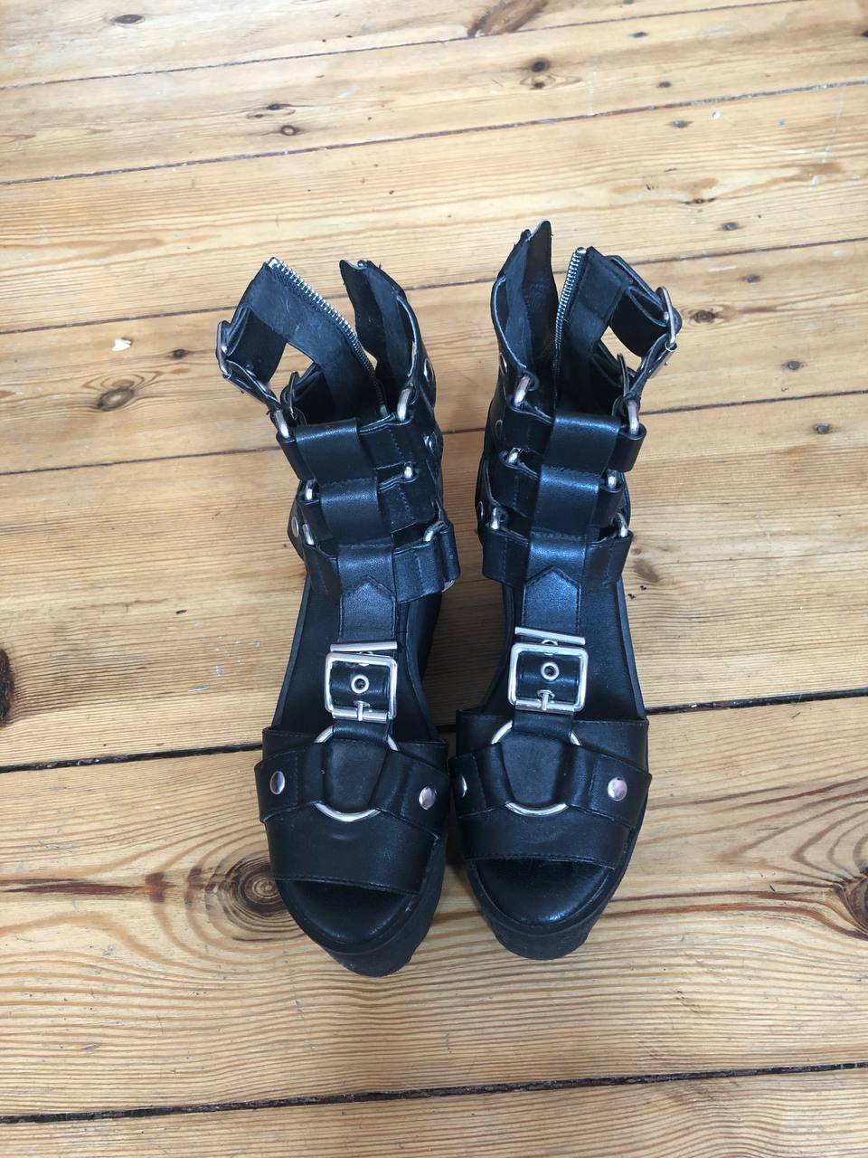 KILLSTAR PLATFORM SCHUHE für 40 EURO 