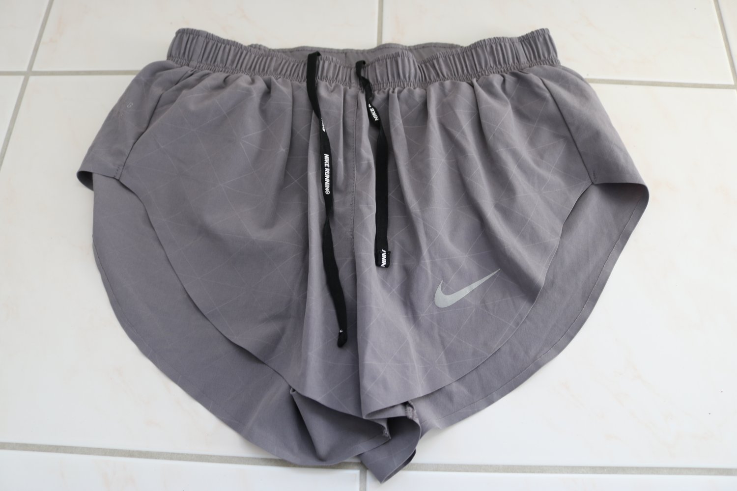 Nike Activewear shorts grau 