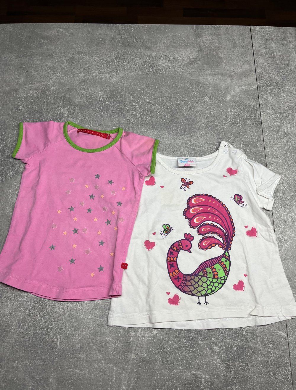 zwei T-Shirts Gr. 86