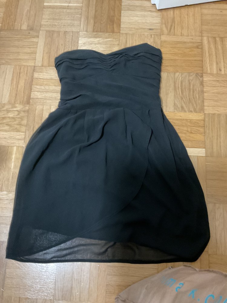 Elegantes schwarzes trägerloses Kleid von Mango in L