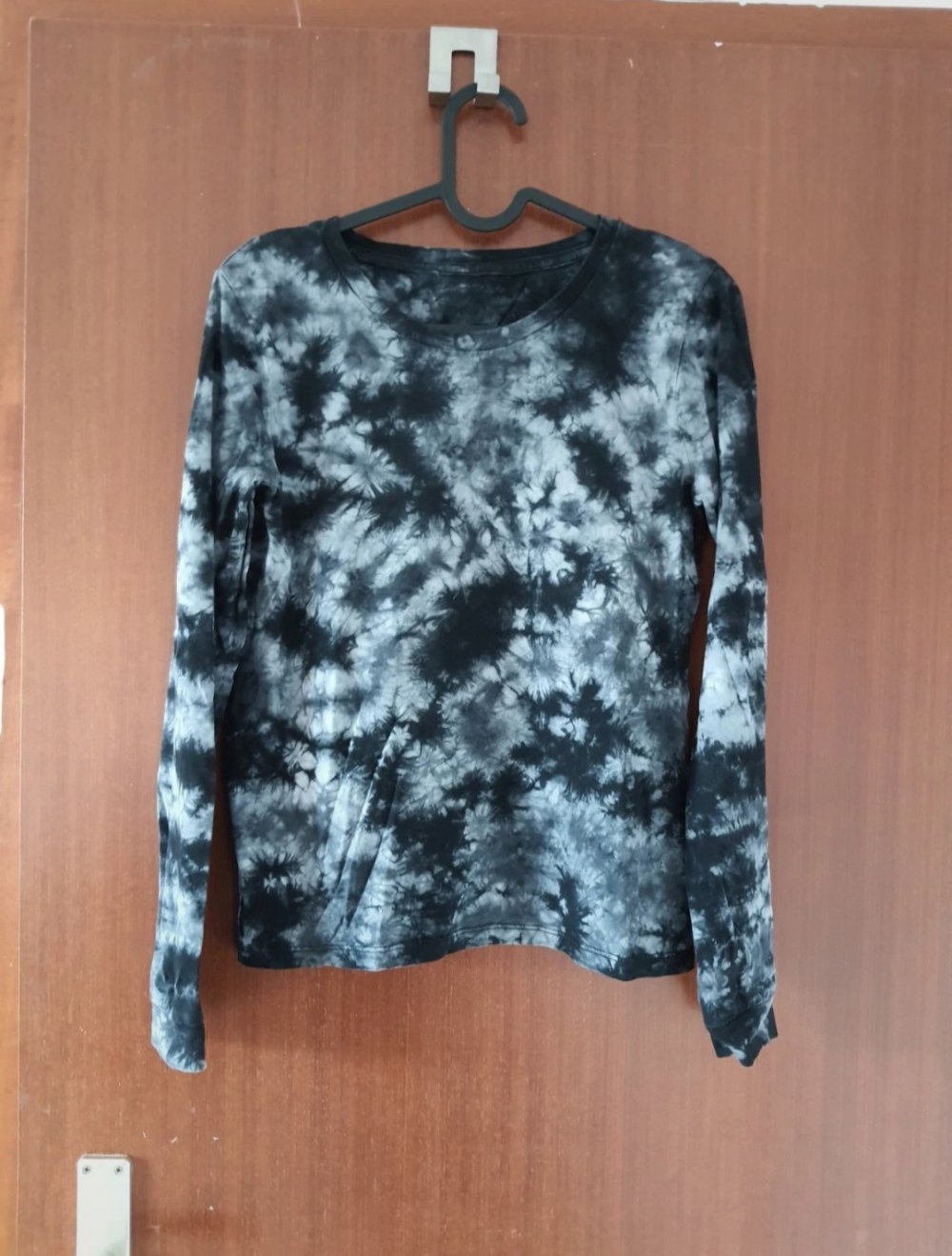 Langarmshirt Batik Muster