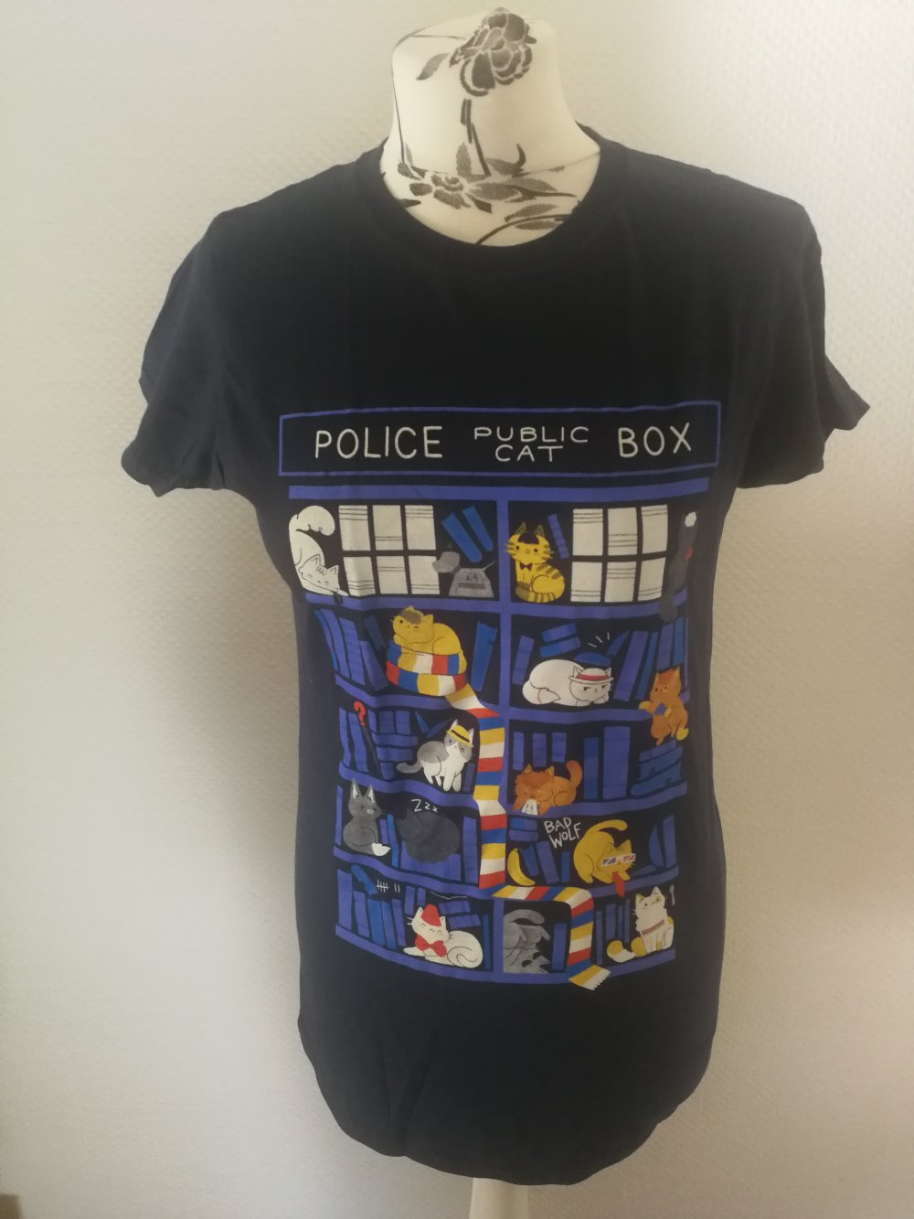 Blaues Shirt Cat Box L