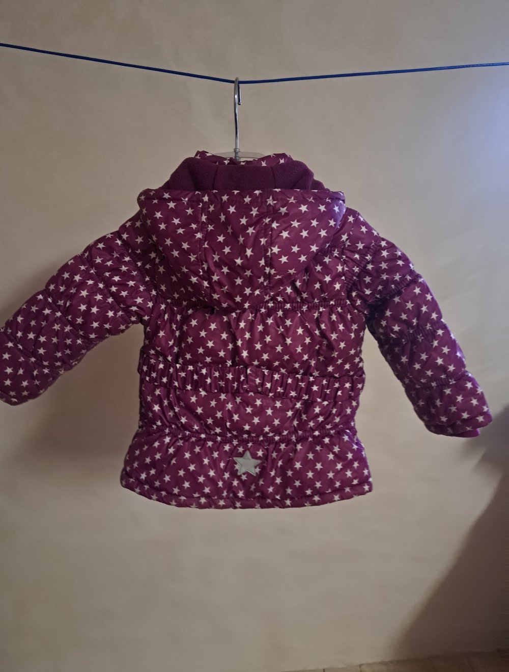 Lila Winterjacke