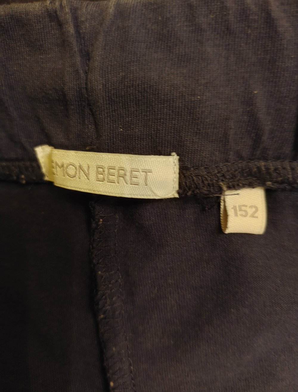 marineblaue Shorts, 4€