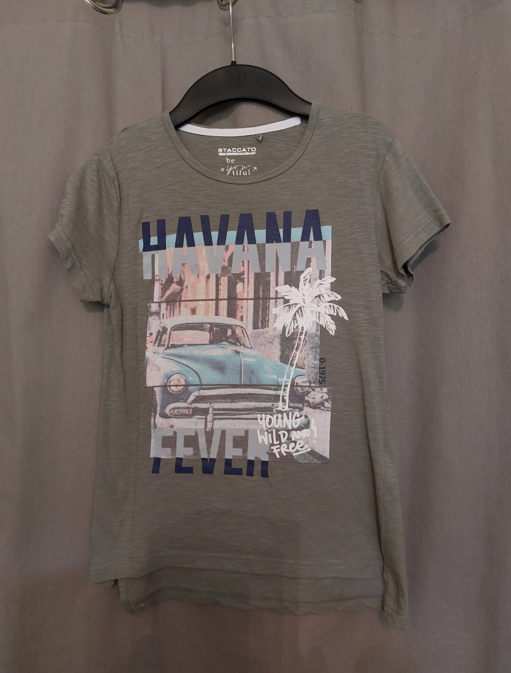 khakifarbenes T-Shirt, 5€