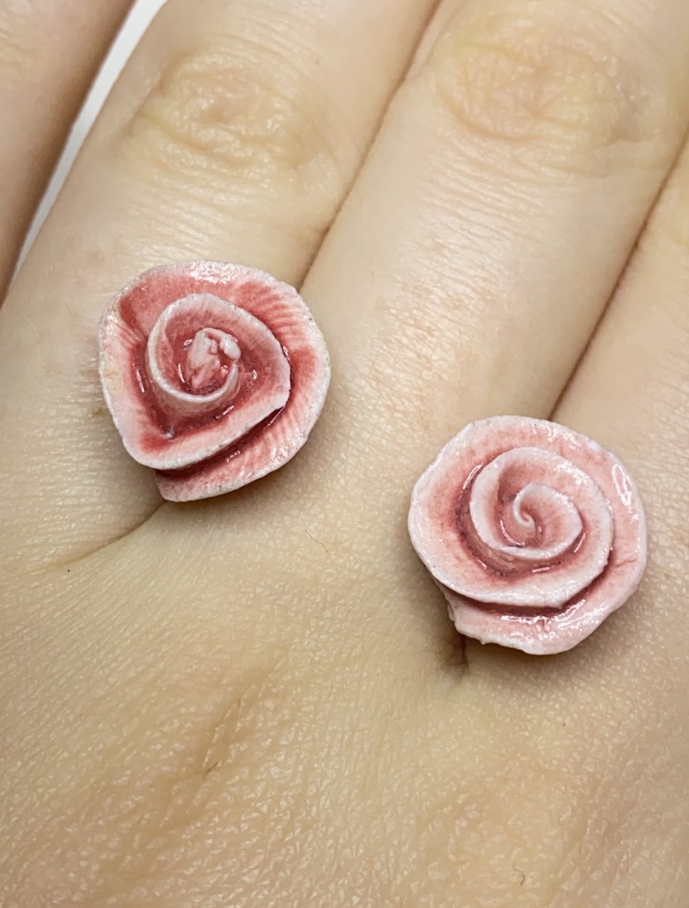 Rosa Keramik Rosen Ohrstecker
