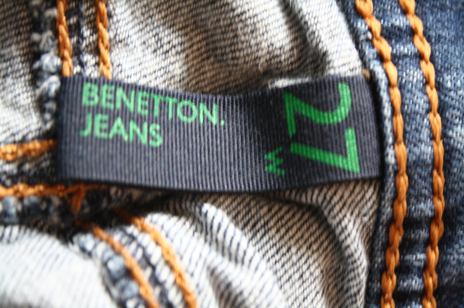 Benetton Jeans Low Waist Jeans unten geschlitzt am Bein XS S W 27 wie neu