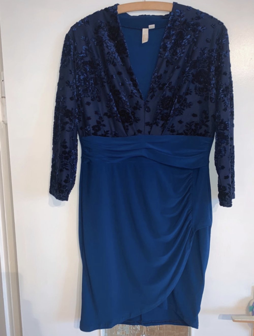 Nachtblaues Cocktailkleid