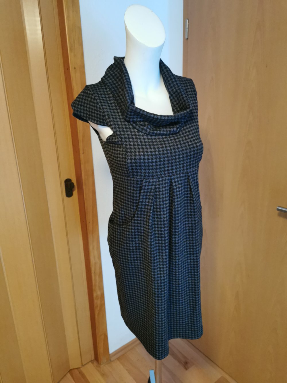 schwarz-grau kariertes Damen- Business- Kleid, von „Orsay“, GR. S