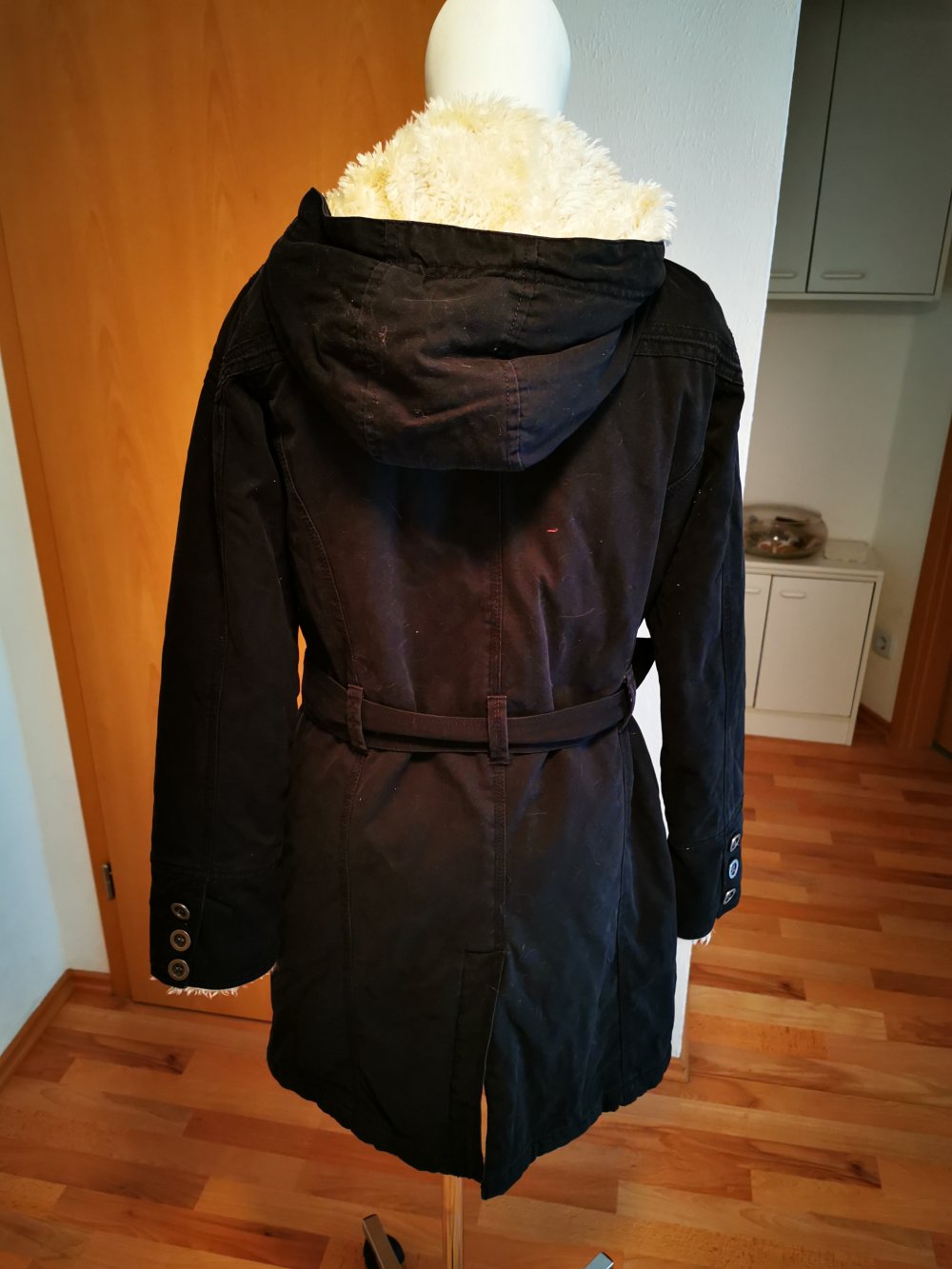 Schicke schwarze warme Winter- Damenjacke, GR. 36