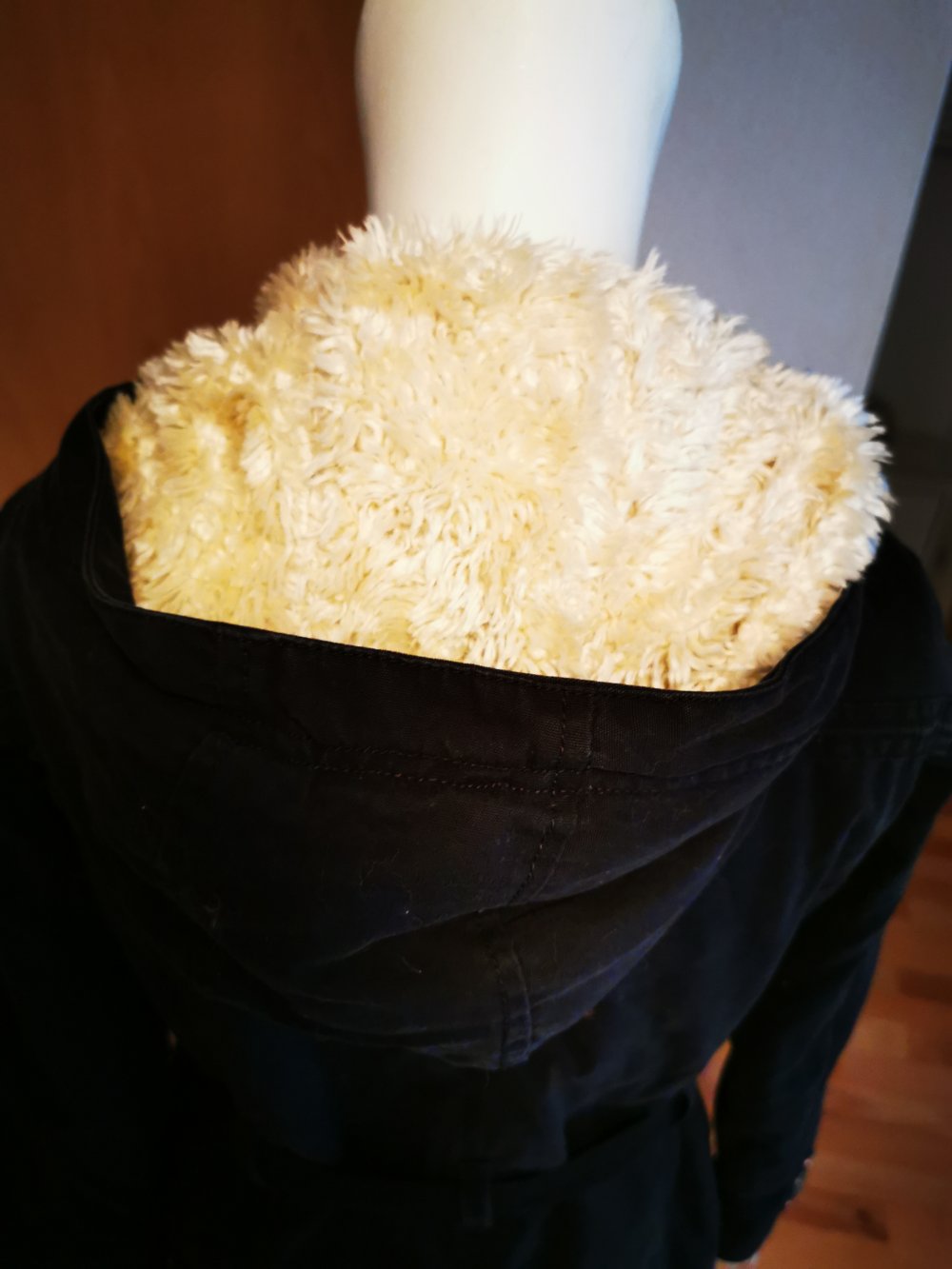 Schicke schwarze warme Winter- Damenjacke, GR. 36