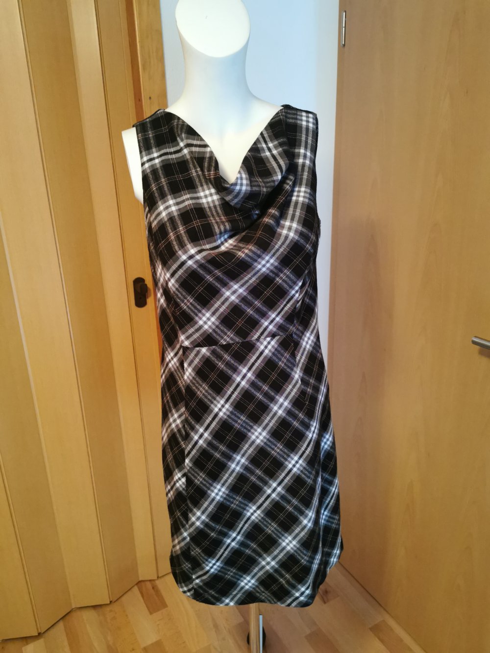 schwarz kariertes Damen- Business- Kleid, von „Street one“, Gr. 38