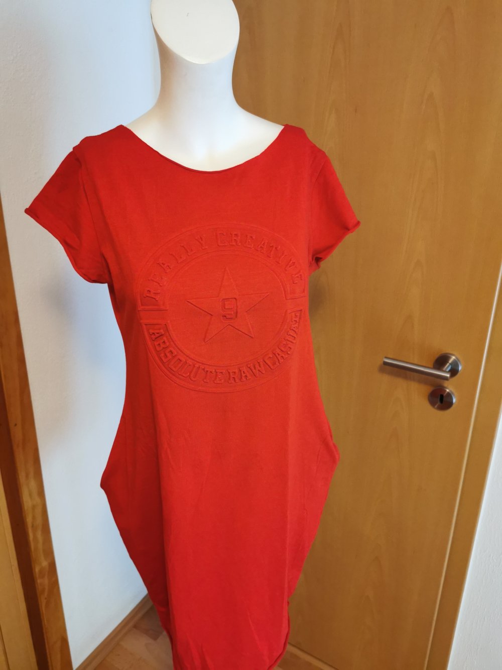 Schickes rotes Damen- Kleid, GR. M