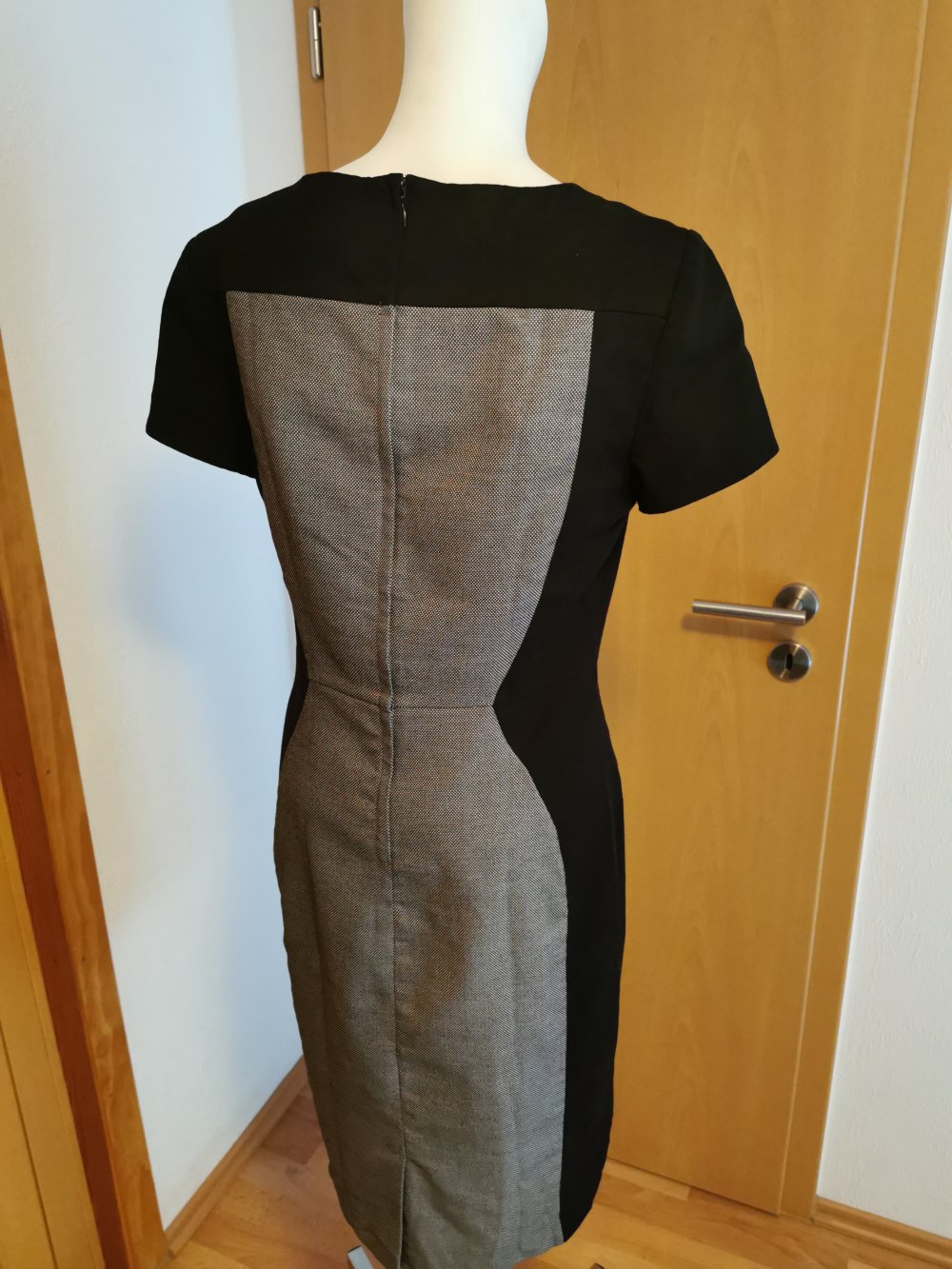 schwarzes  Damen- Business- Kleid, von „Orsay“, Gr. 38