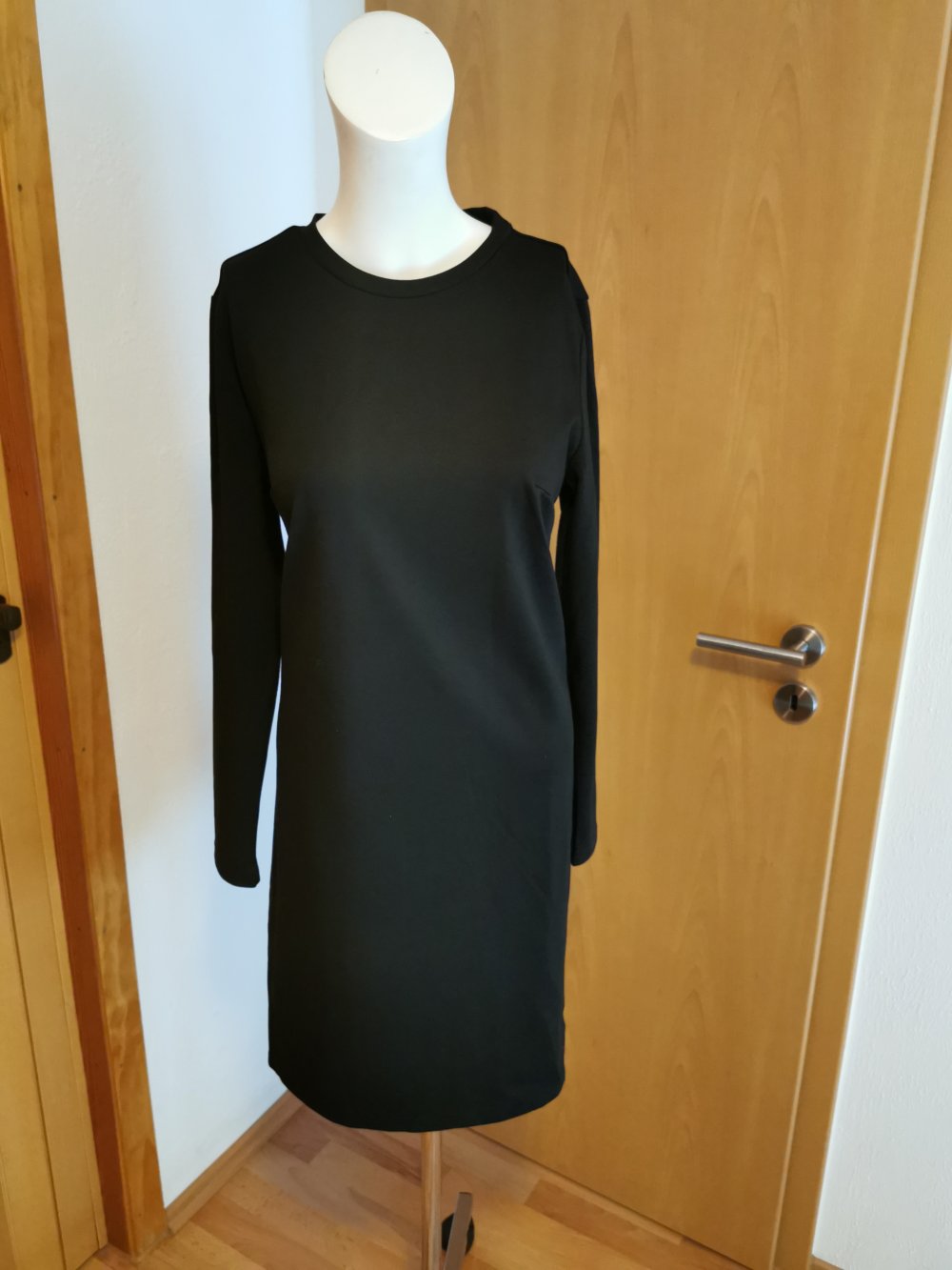 Schickes schwarzes Damen- Kleid, von „UP2Fashion“, GR. M