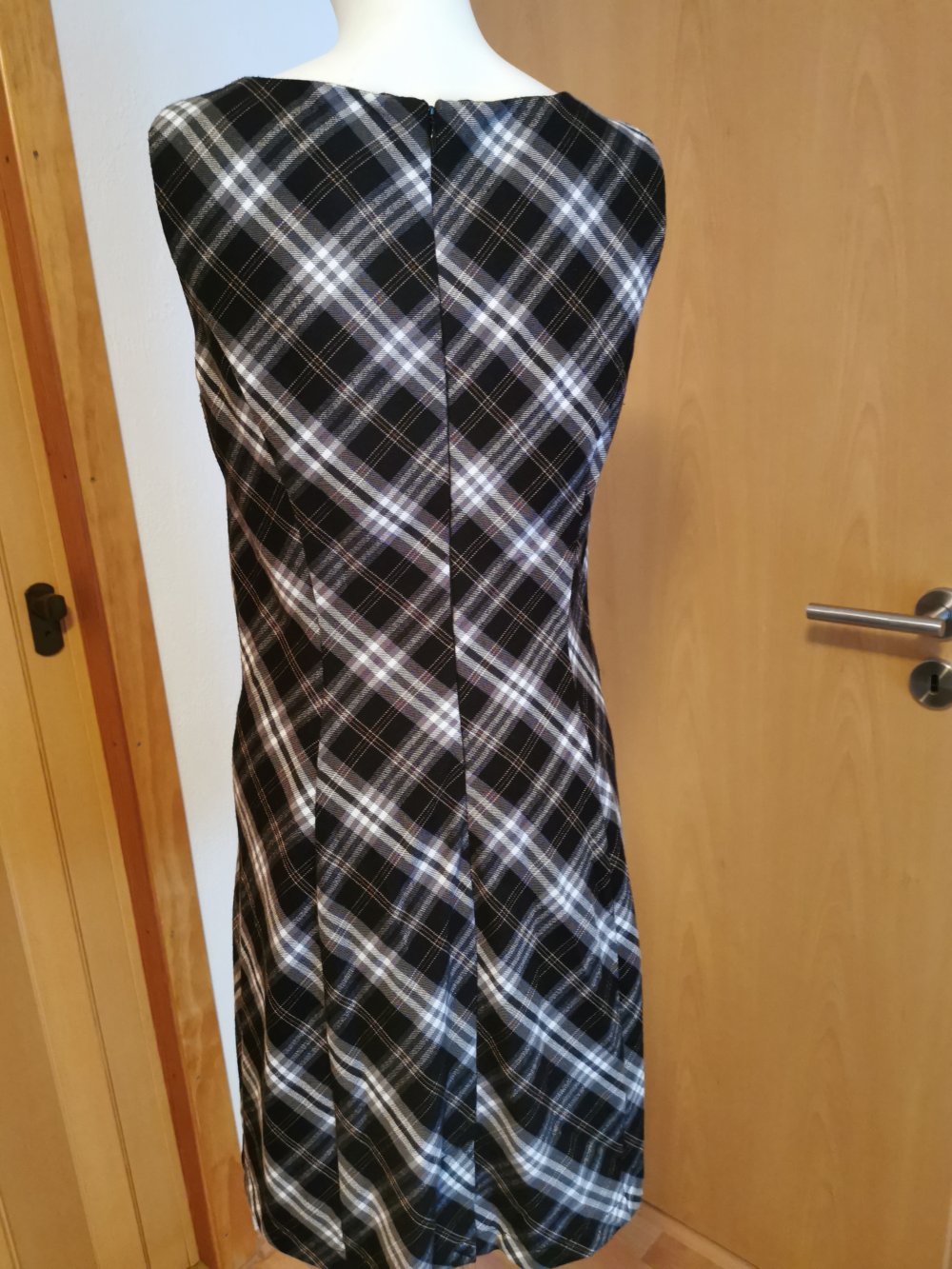 schwarz kariertes Damen- Business- Kleid, von „Street one“, Gr. 38