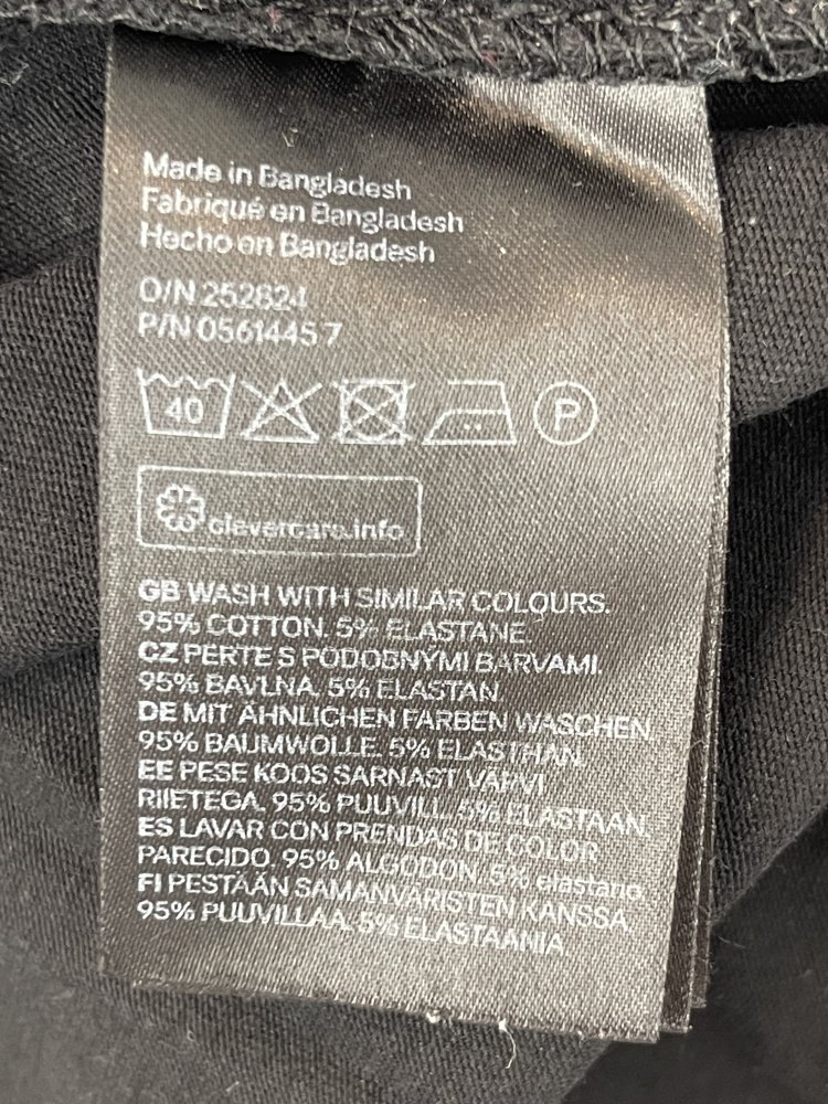 schwarzes T-Shirt von H&M - Größe 36