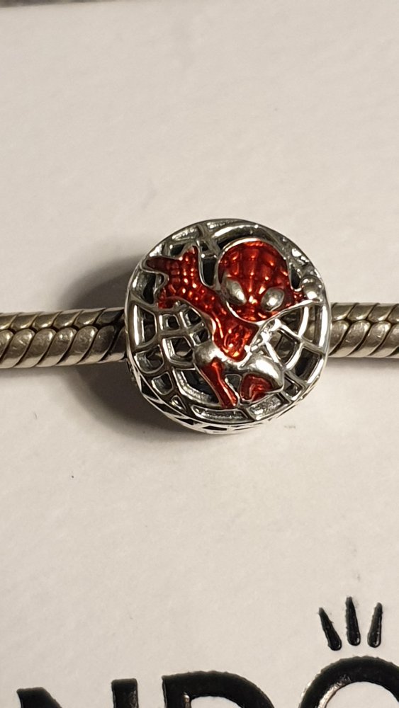 Pandora x Disney Marvel Spider-Man Lebhafte Stadt Charm rot silber, original, NEUWERTIG
