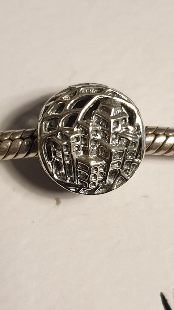 Pandora x Disney Marvel Spider-Man Lebhafte Stadt Charm rot silber, original, NEUWERTIG