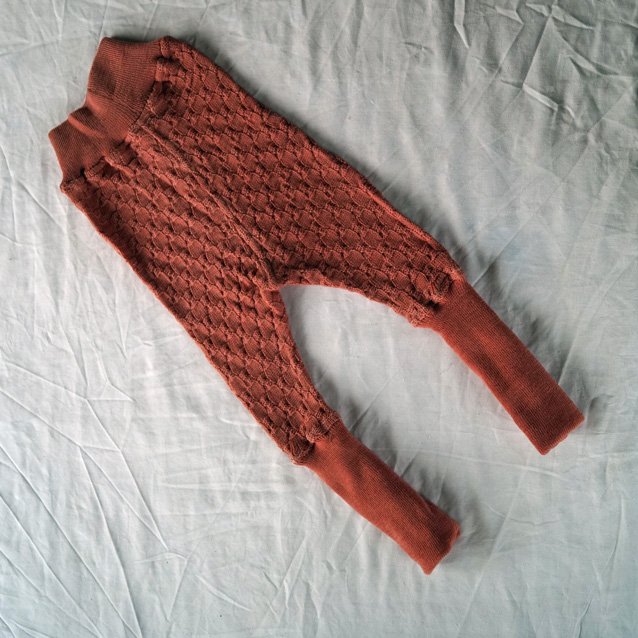 mitwachsende Wollhose Hose aus Wollstrick reine Merinowolle mit Pflanzenpigmenten gefärbt Gr. 50 56 62 evtl. auch 68 