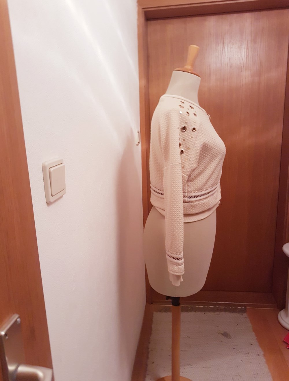 Weste mit Gold Ringen gut outs