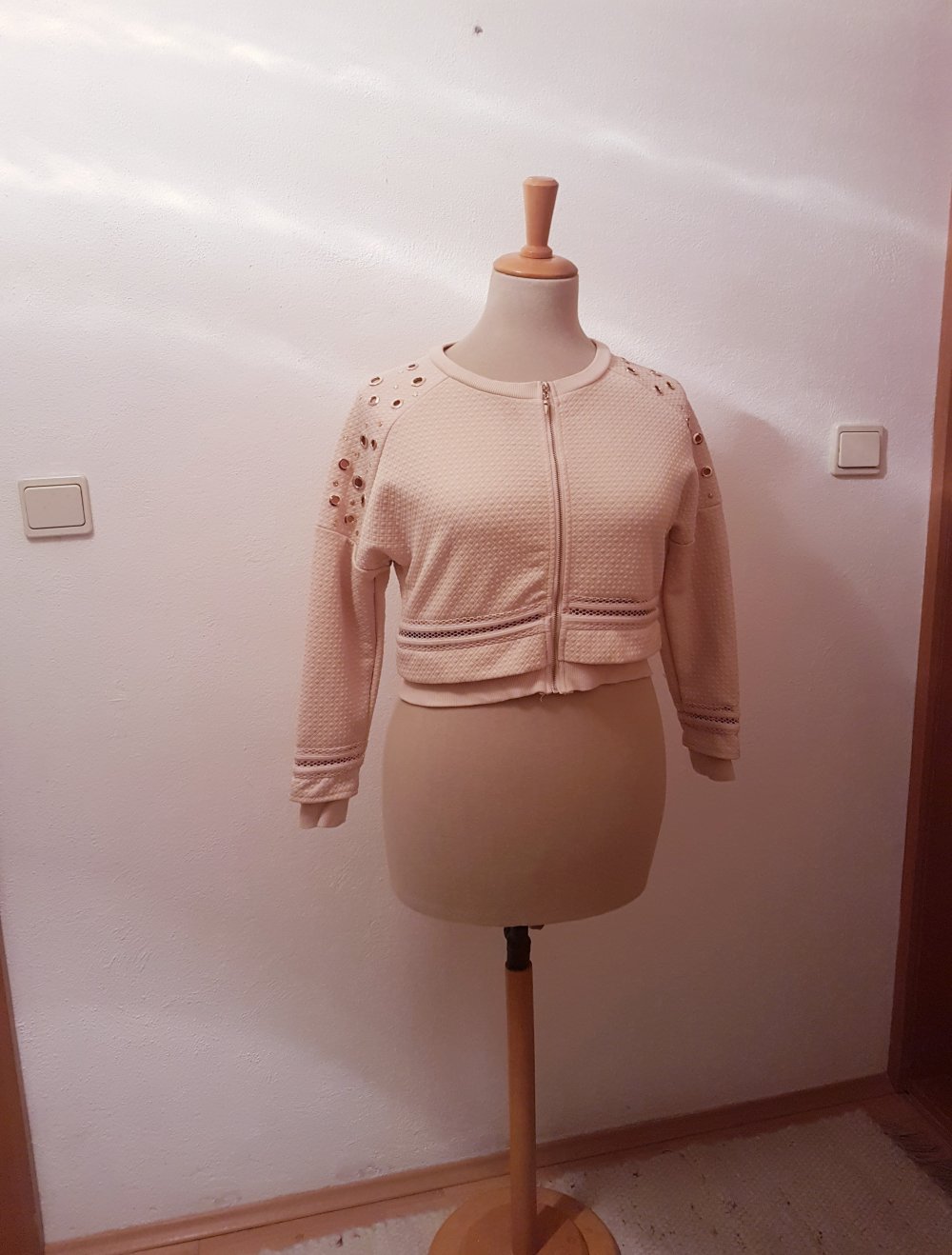 Weste mit Gold Ringen gut outs