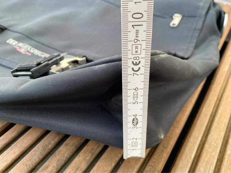 Tasche Umhängetasche Tagesspiegel schwarz 44 cm Breit x 36 cm Hoch x 8 cm Tief 