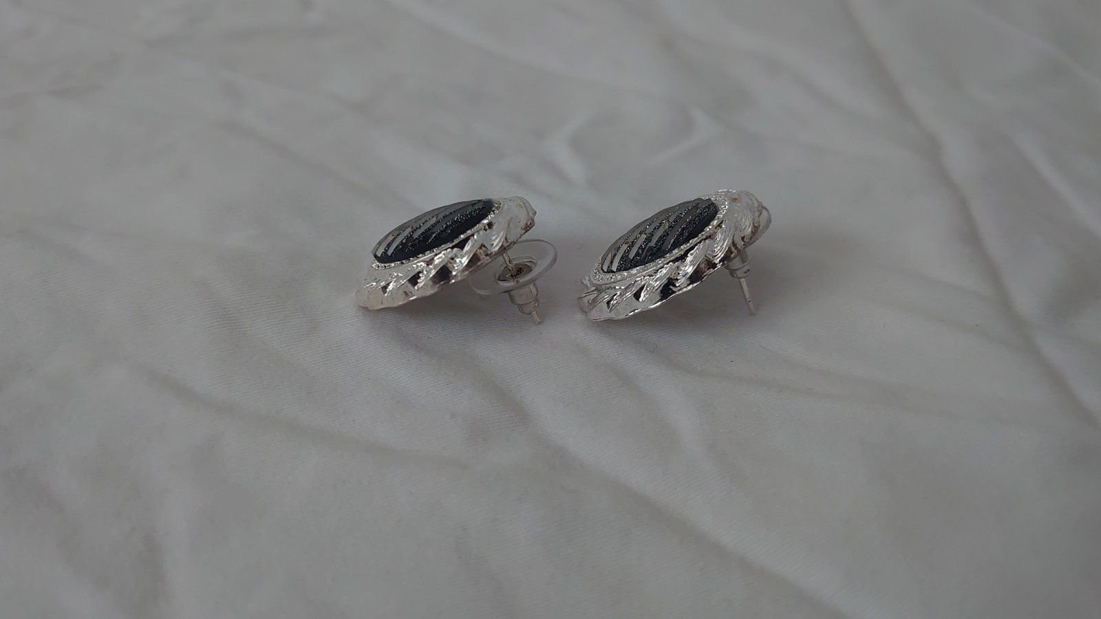 Ohrrringe Ohrstecker glitzer silber grau Fashion Jewelry neu 
