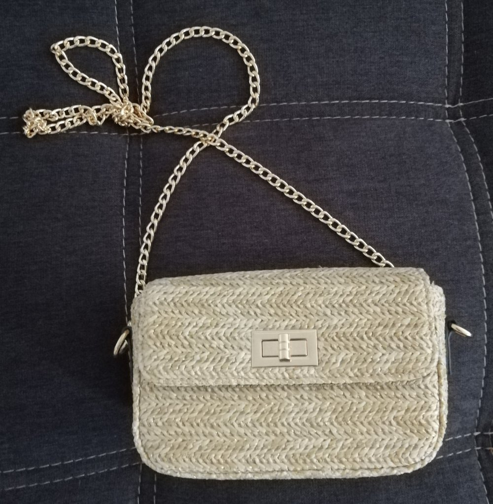 kleine goldene Handtasche 