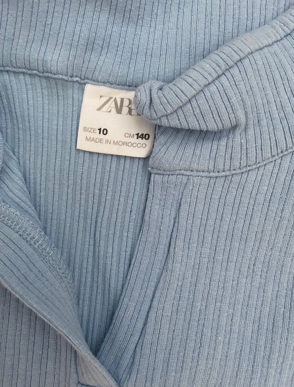 Zara T-Shirt Gr. 140