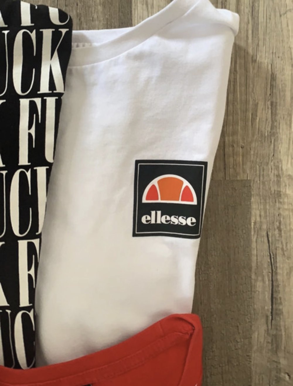 Verschiedene T-Shirts Im Paket