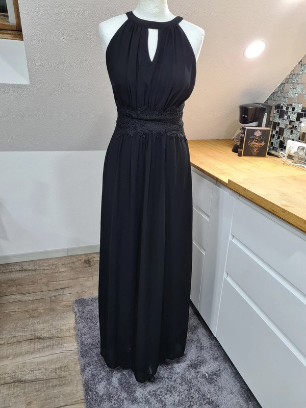 Maxikleid schwarz, gr 34, Spitzenbordüre ,Vila