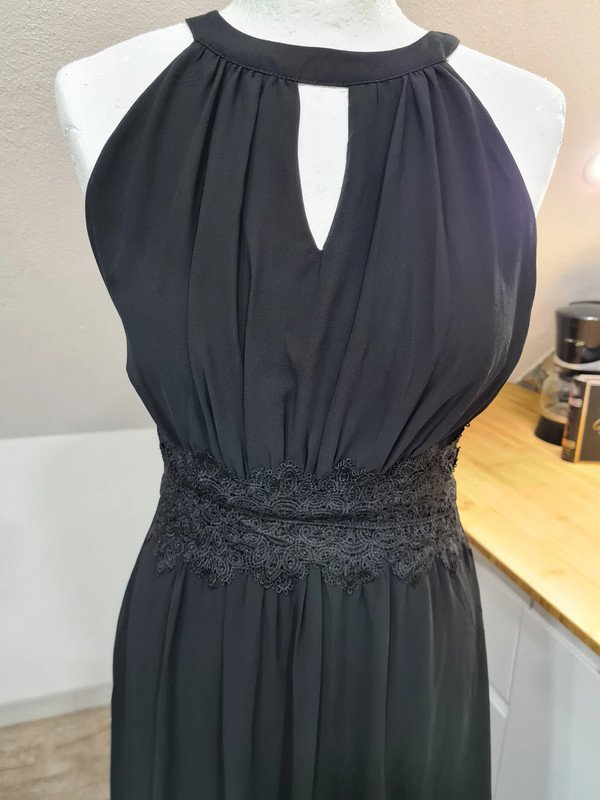 Maxikleid schwarz, gr 34, Spitzenbordüre ,Vila