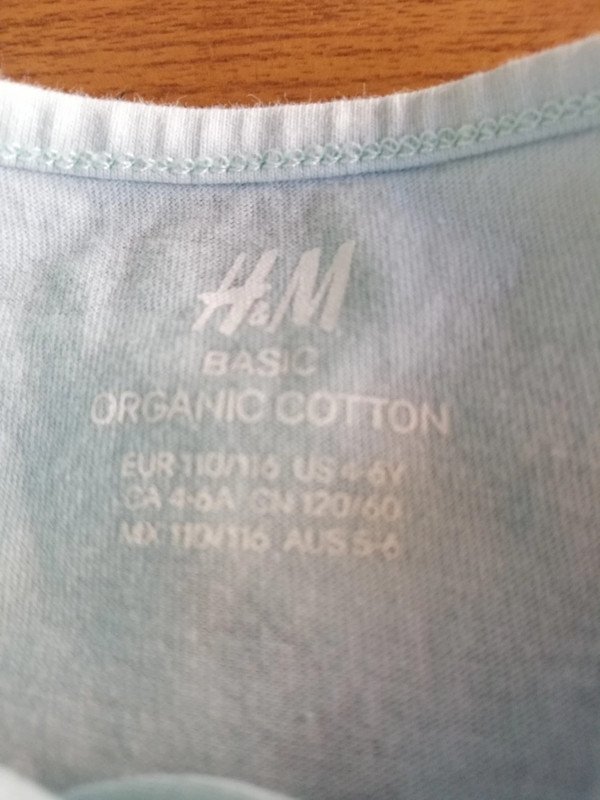Hellblaues Top mit Aufdruck - Gr. 110/116 - H&M