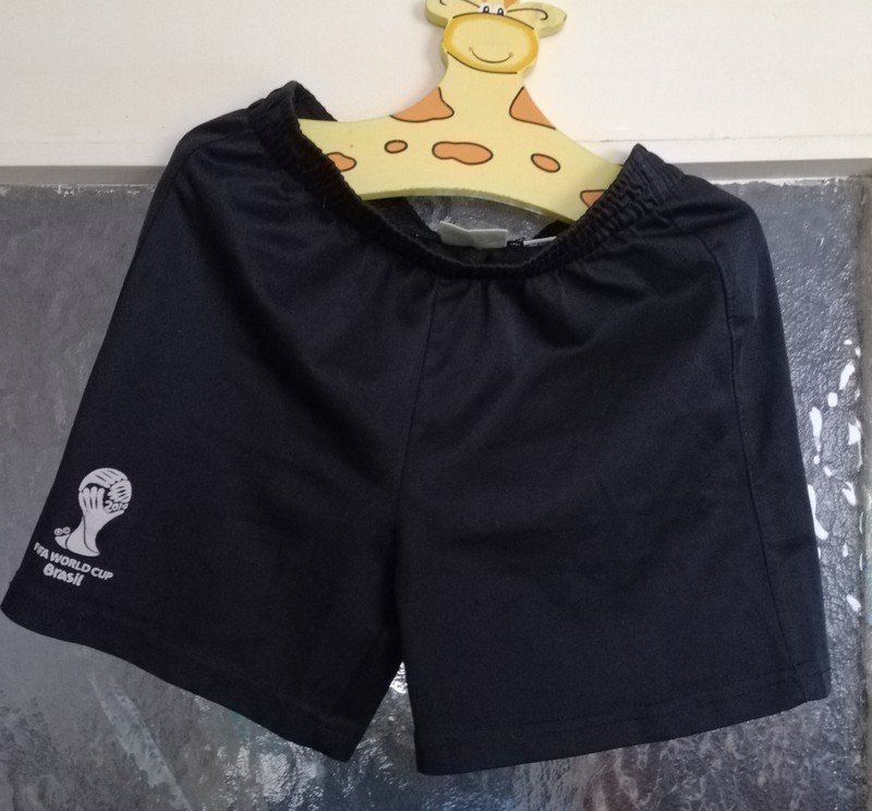 Kurze schwarze Hose - Brasil 2014 - Gr. 122/128