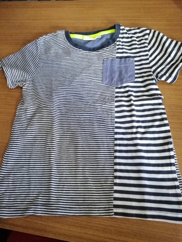 Blau gestreiftes Shirt - Gr. 110/116 - NKD 